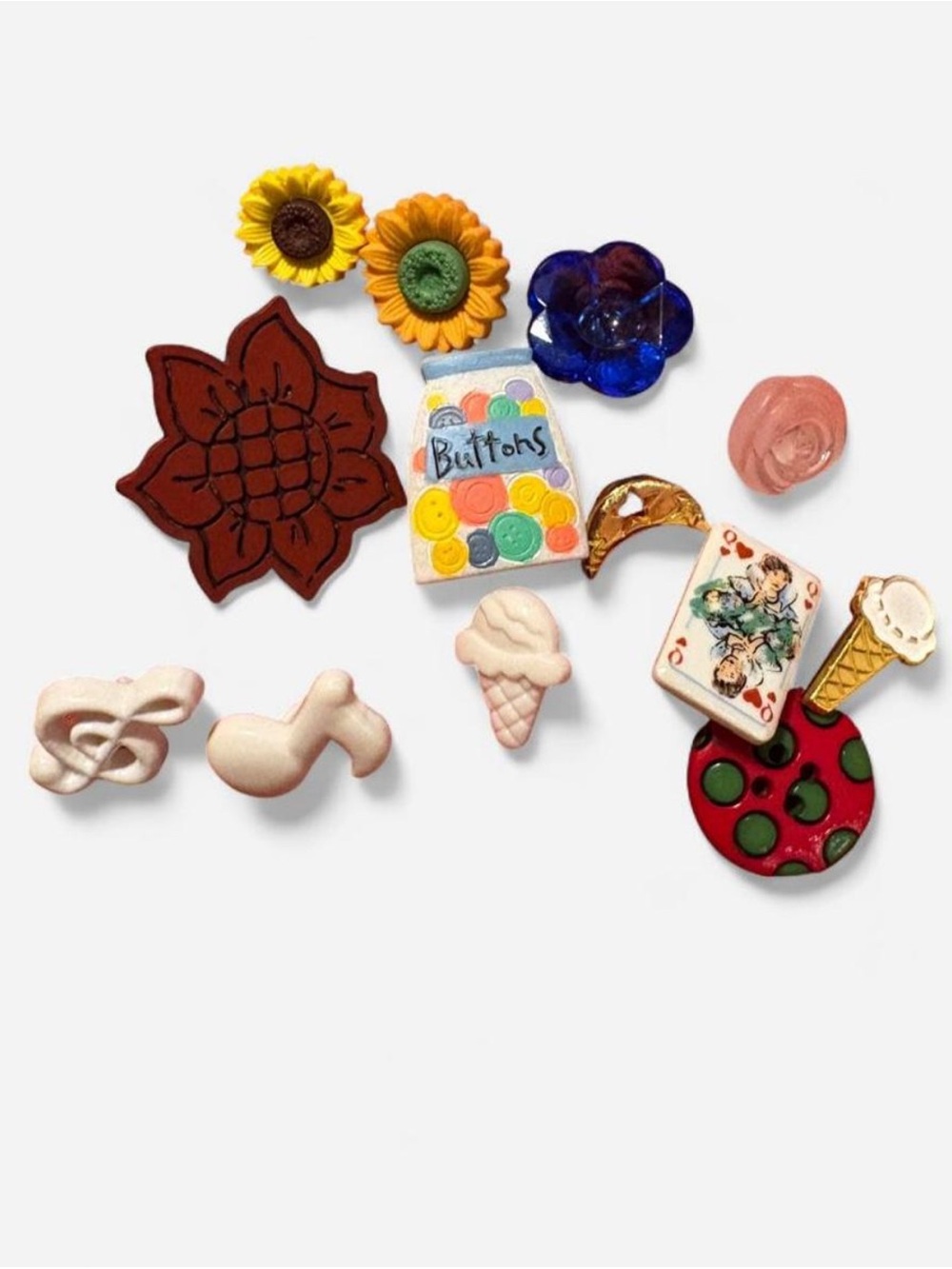 13 Piece Assorted Vintage Rustic Quirky Button Lot🪡🧵🃏